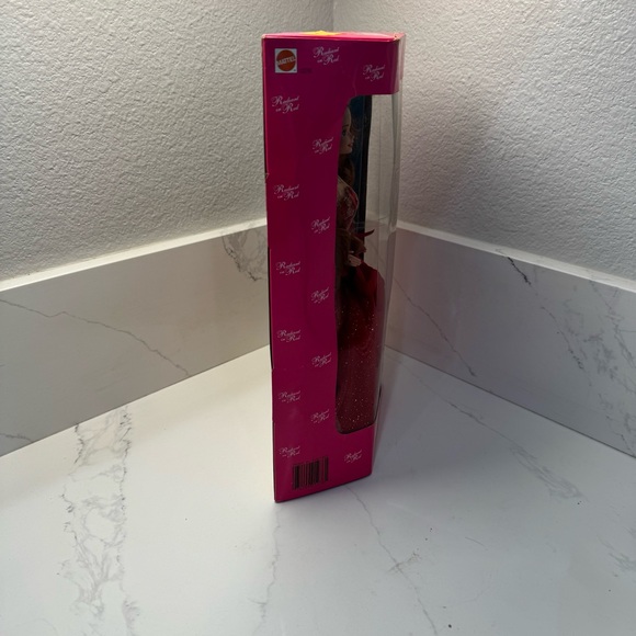 1992 Mattel #1276 Barbie doll Toys R Us Special Edition Radiant in Red Head - Picture 4 of 12